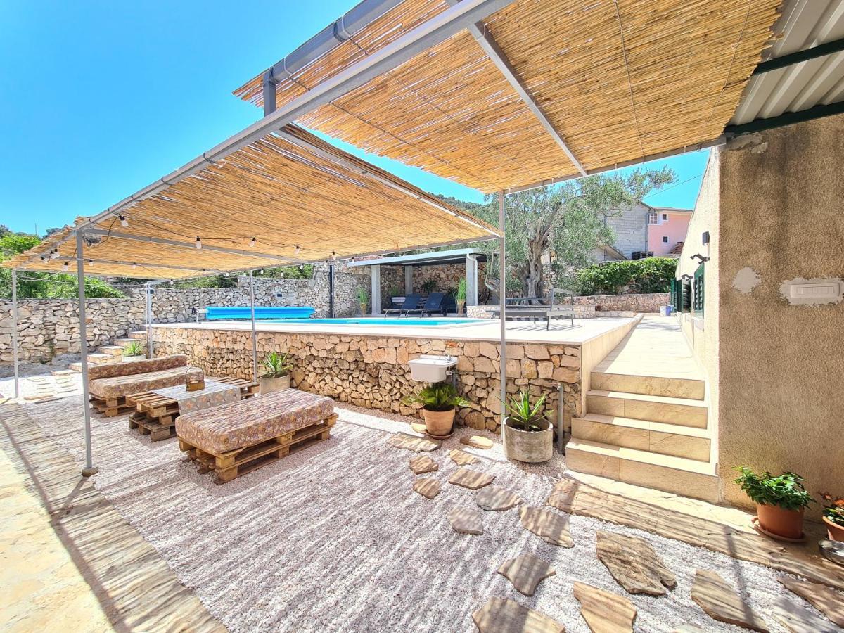 Olive Tree - House With Pool * Vinišće
